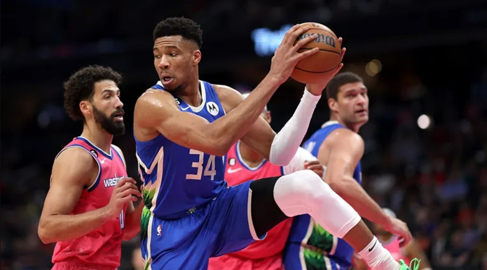 Lider Milwaukee, Eksik Washington’u Rahat Geçti