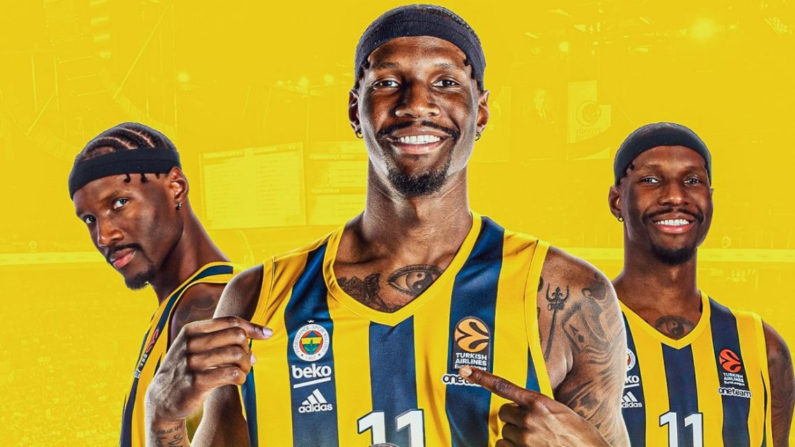 RESMİ: Fenerbahçe, Hayes ile 3 Yıllık Yeni Kontrat İmzaladı
