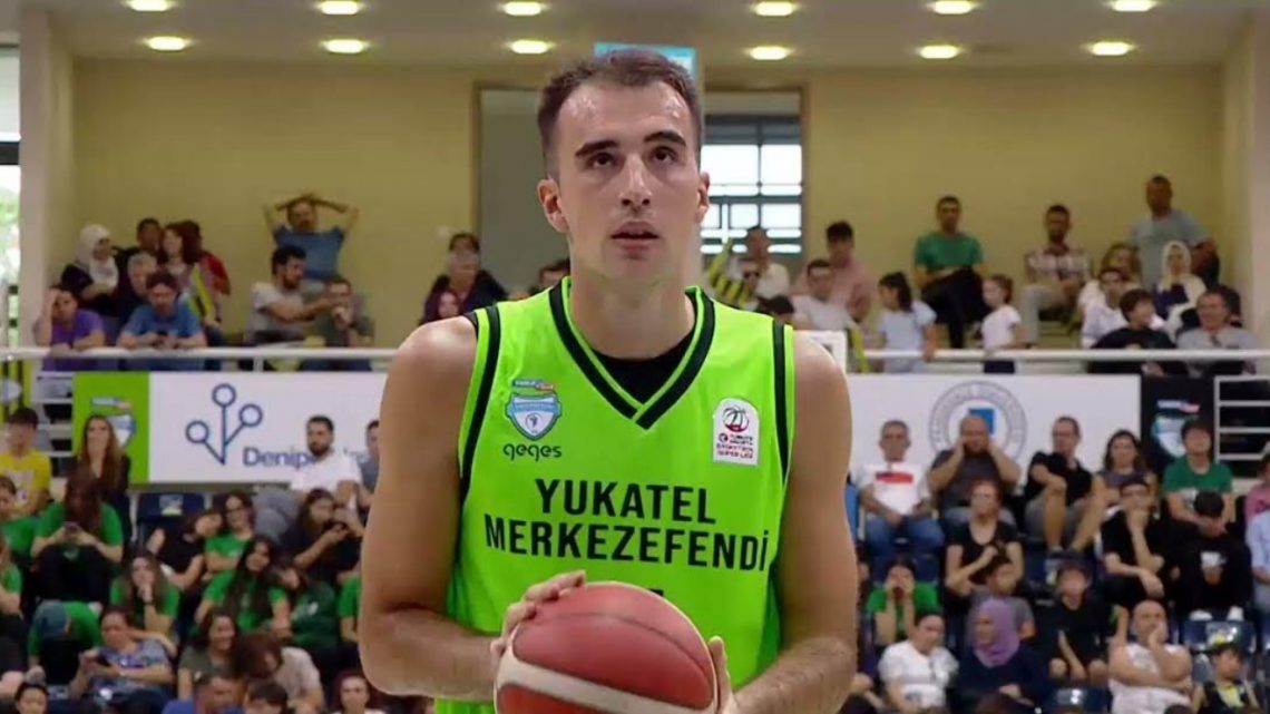 RESMİ: Türk Telekom’un Rakiplerinden Lietkabelis, Merkezefendi’den Pecarski’yi Transfer Etti RESMİ: Türk Telekom’un Rakiplerinden Lietkabelis, Merkezefendi’den Pecarski’yi Transfer Etti