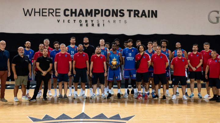 Hazırlık Maçı: Efes, Bryant Liderliğinde Zalgiris Engelini Geçti