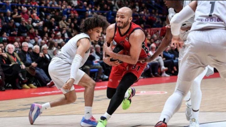 Milano, Paris Engelini Danimarkalı Yıldızı Shields ile Geçti