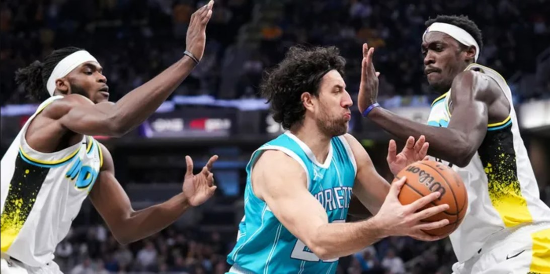 Charlotte, Indiana Deplasmanından Galibiyet Çıkardı (Micic double-double’a yaklaştı)