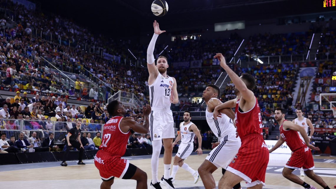 Real Madrid, Manrsa’yı Çok Rahat Geçerek Kupada Yarı Finale Yükseldi