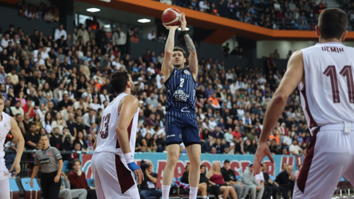 Maç Sonu Analizi: Efes, Trabzonspor Deplasmanında Sürprize İzin Vermedi Maç Sonu Analizi: Efes, Trabzonspor Deplasmanında Sürprize İzin Vermedi