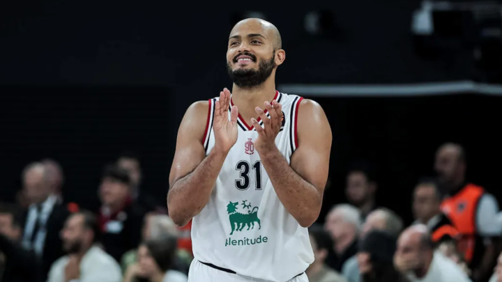 İstanbul’da Nefes Kesen Gece: Shavon Shields Milan’ı 2 Uzatmada Zafere Taşıdı